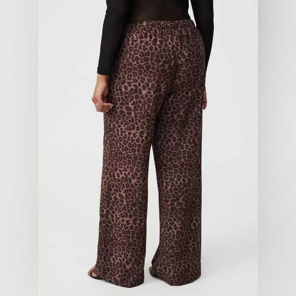 Leopard Print Wide-Leg Pants - Picture 3 of 3